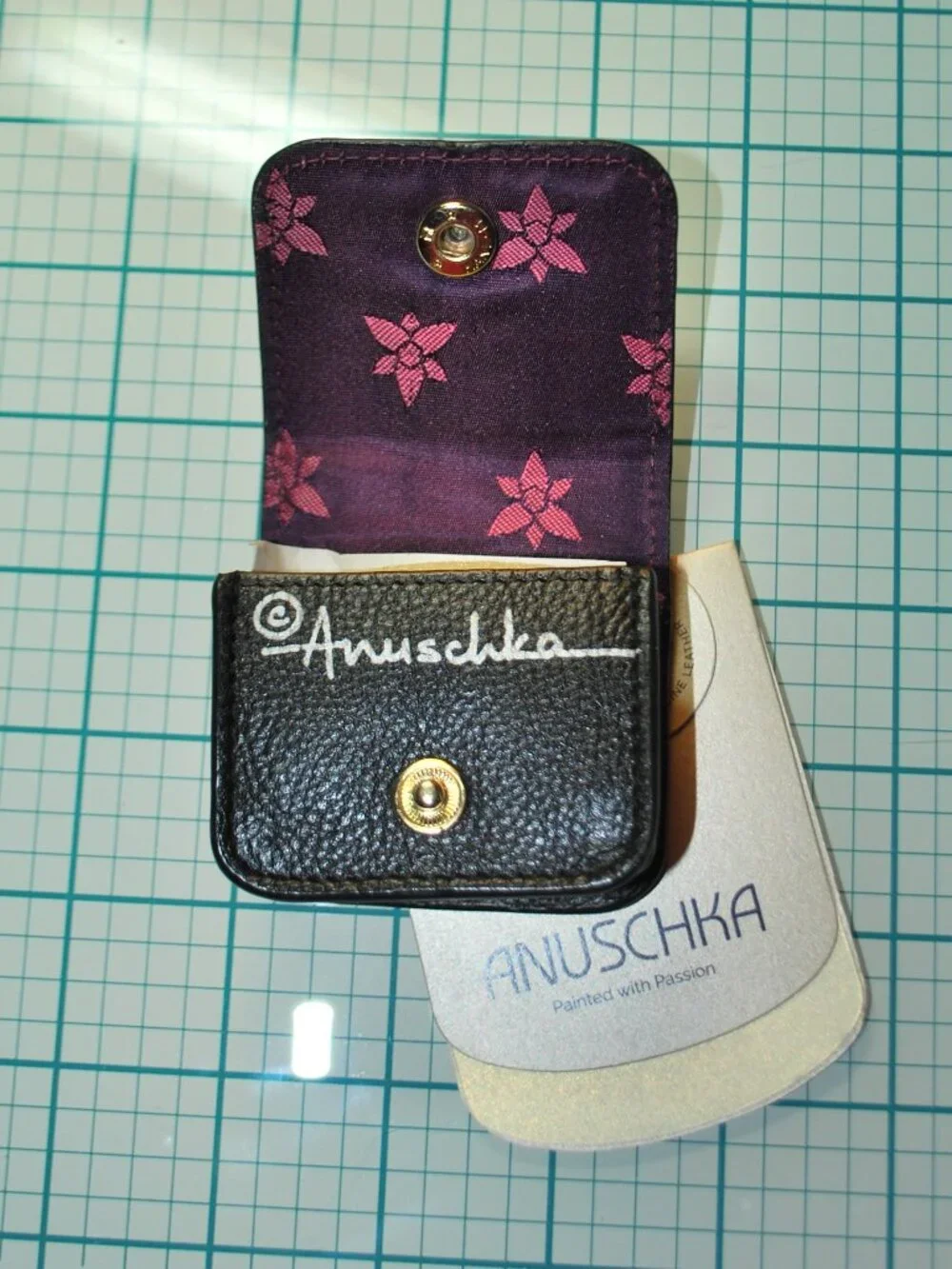 NWT Anuschka Dragonfly Hand Painted Leather Airpod Case